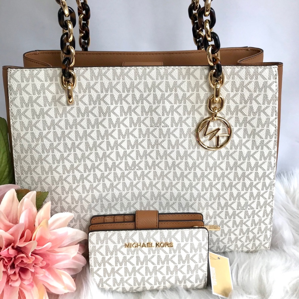 💜SOLD💜🎉FLASH SALE Michael Kors Large Sofia Set✨